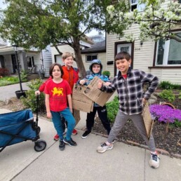 Lyonsgate Montessori Elementary students delivered 549 donation bags for the Kirkendall Neighbourhood Association Food Drive this past week, a new record for the school!