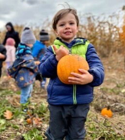 Lyonsgate Montessori School Casa students enjoyed a Halloween field trip to a farm.