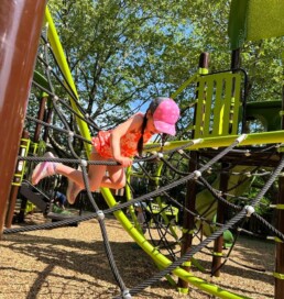 Lyonsgate Montessori School Casa students spent a sunny morning at a neighbourhood park.