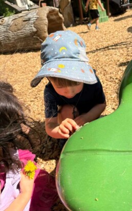 Lyonsgate Montessori School Casa students spent a sunny morning at a neighbourhood park.